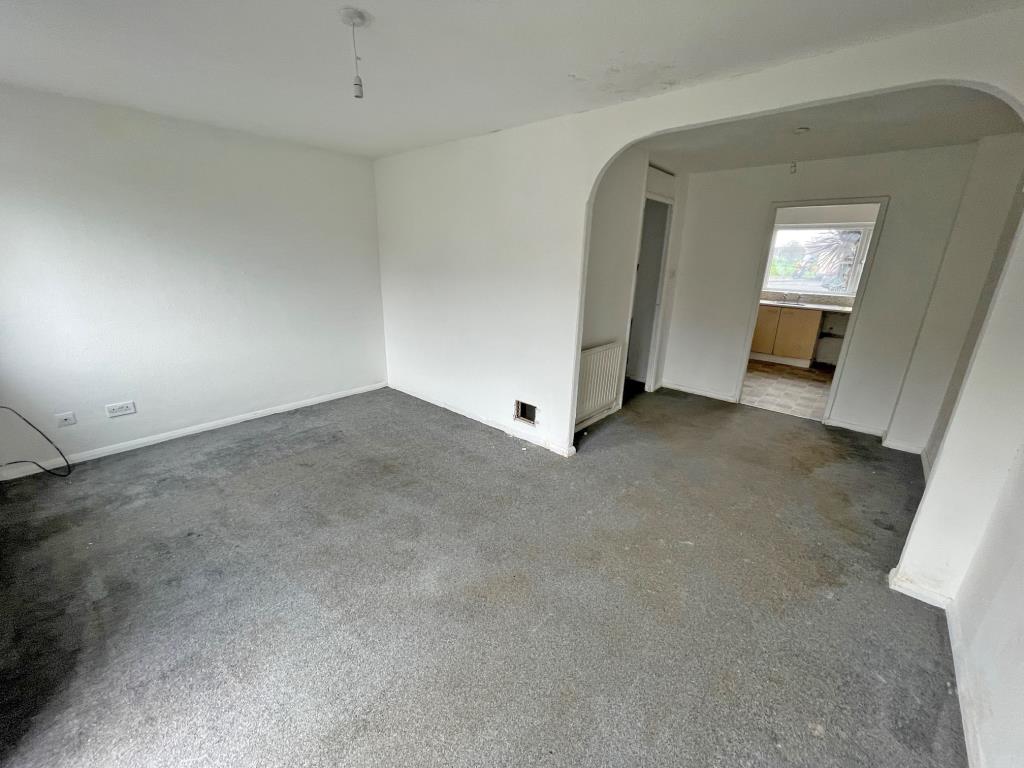 Lot: 66 - THREE-BEDROOM HOUSE FOR IMPROVEMENT -